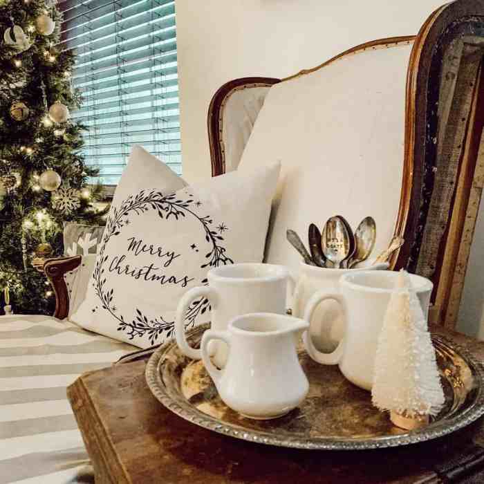 Living room farmhouse christmas decor