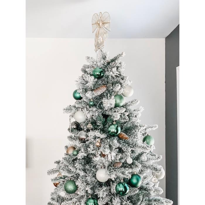 Emerald green christmas decor