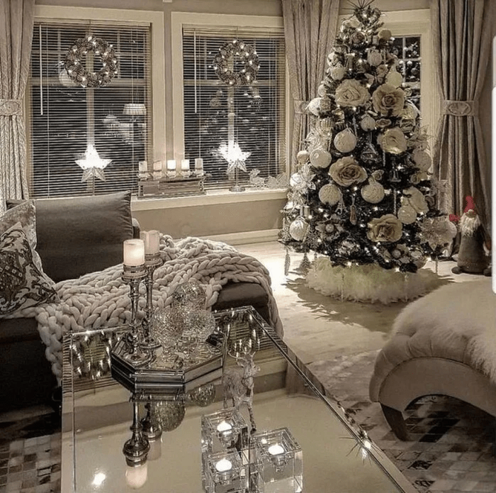 Elegant white christmas tree decor