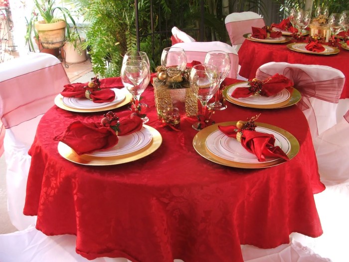 Christmas party table decor ideas