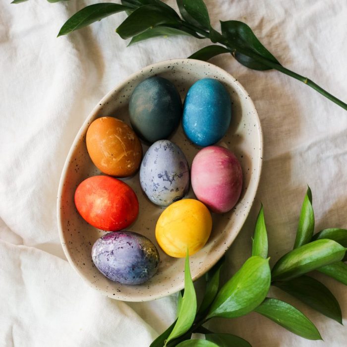 How to dye eggs without food coloring