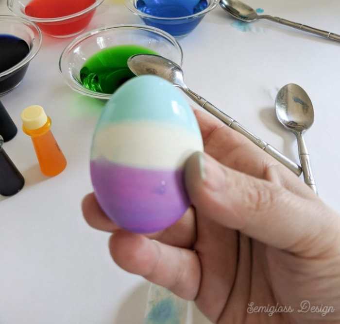 Can food coloring dye eggs