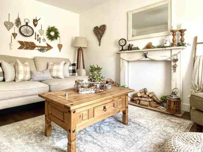 Living room farmhouse christmas decor